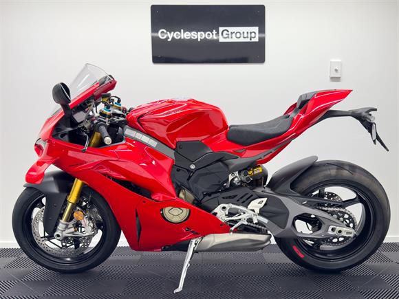 New Ducati Panigale V4S EX DEMO