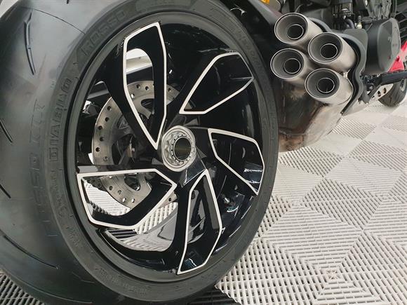 New Ducati Diavel V4