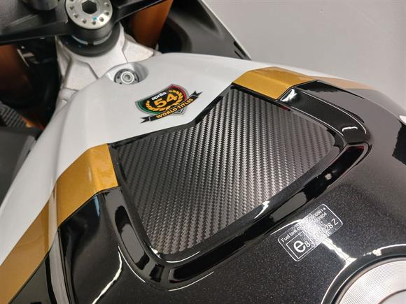 New Aprilia Tuono V4 Factory + Akrapovic Slip-on