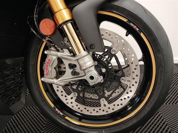 New Aprilia Tuono V4 Factory + Akrapovic Slip-on