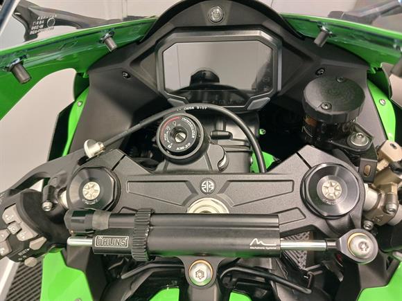 New Kawasaki ZX10R SAVE $6900 + AKRAPOVIC SLIP ON