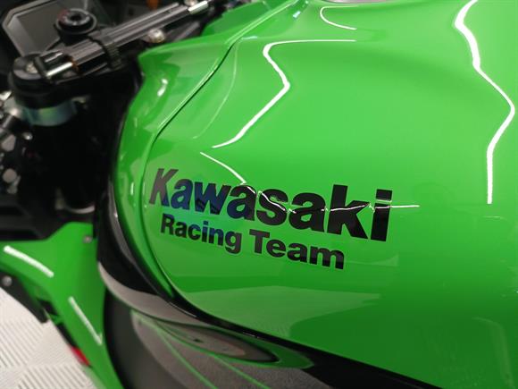 New Kawasaki ZX10R SAVE $6900 + AKRAPOVIC SLIP ON