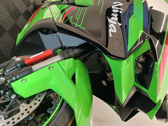 New Kawasaki ZX10R SAVE $6900 + AKRAPOVIC SLIP ON