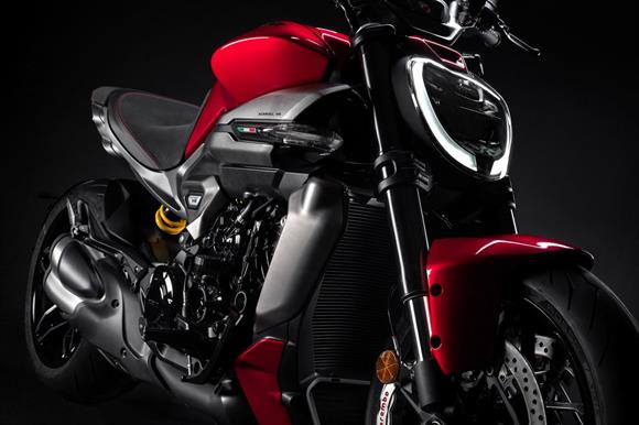 New Ducati XDiavel V4