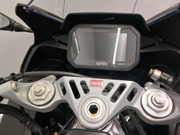 New Aprilia RS457 PRISMATIC BLACK - free quickshifter