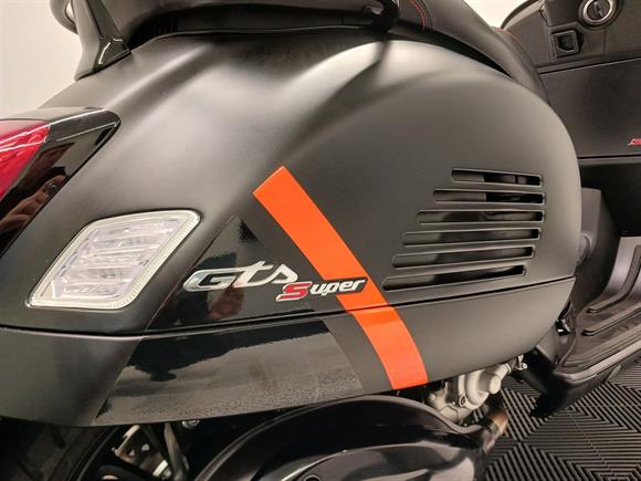 New Vespa GTS 300 SUPER SAVE $1000