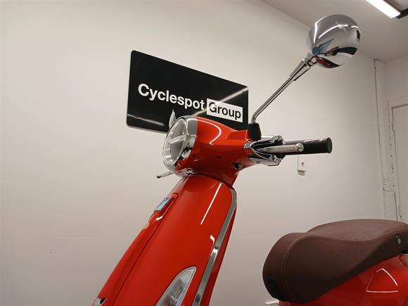 New Vespa GTS150 SUPER 150 - PASSIONE