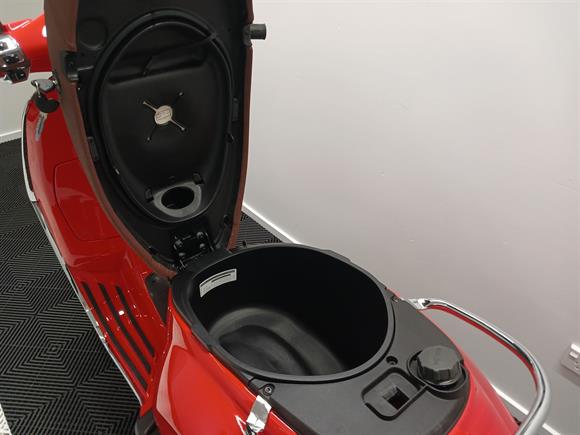 New Vespa GTS150 SUPER 150 - PASSIONE
