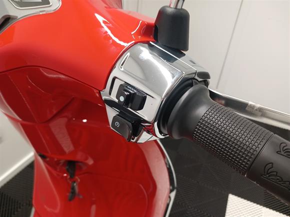 New Vespa GTS150 SUPER 150 - PASSIONE