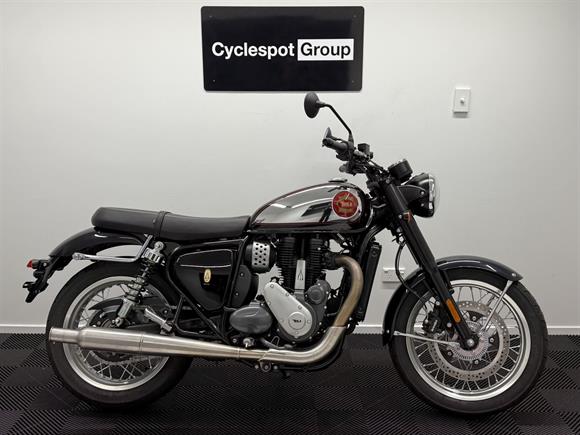 BSA Gold Star MIDNIGHT BLACK 2024