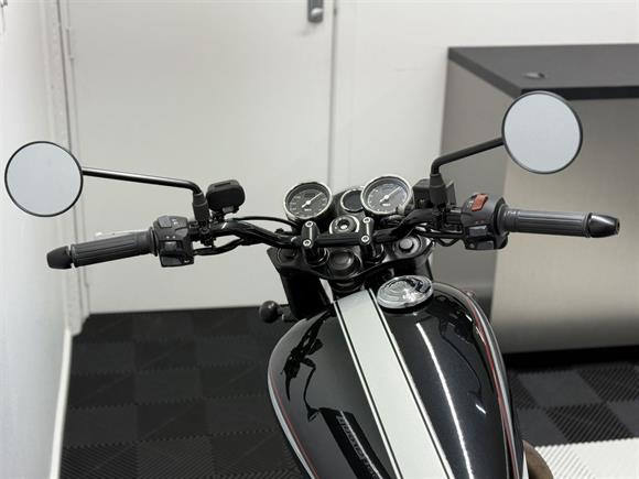 New BSA Gold Star MIDNIGHT BLACK