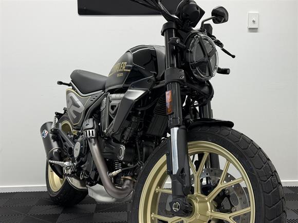 New Ducati Scrambler FULL THROTTLE