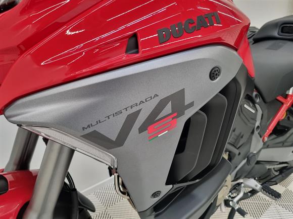 New Ducati Multistrada V4S Travel & Radar SAVE $1,500!!