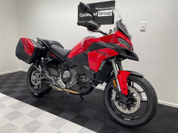 New Ducati Multistrada V2S TRAVEL (RED)