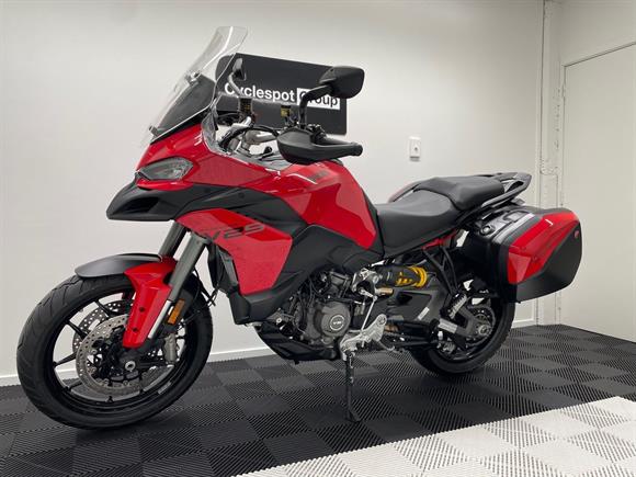 New Ducati Multistrada V2S TRAVEL (RED)