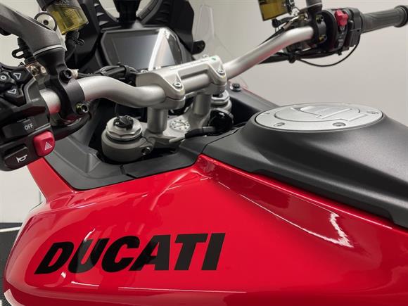 New Ducati Multistrada V2S TRAVEL (RED)