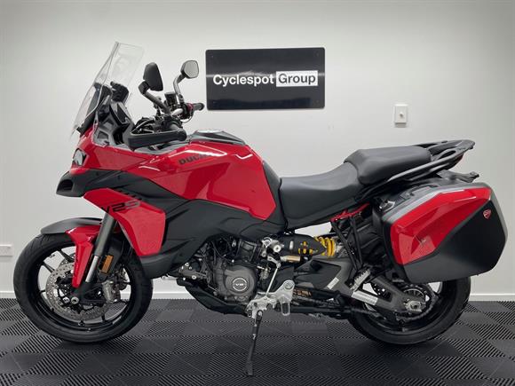 New Ducati Multistrada V2S TRAVEL (RED)