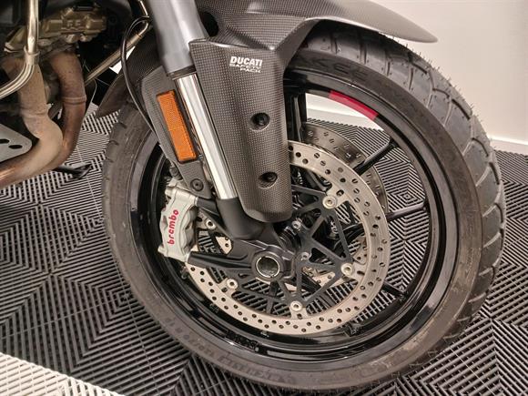 2022 Ducati Multistrada V4S with Travel/ Radar & Sports Pack