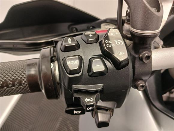 2022 Ducati Multistrada V4S with Travel/ Radar & Sports Pack