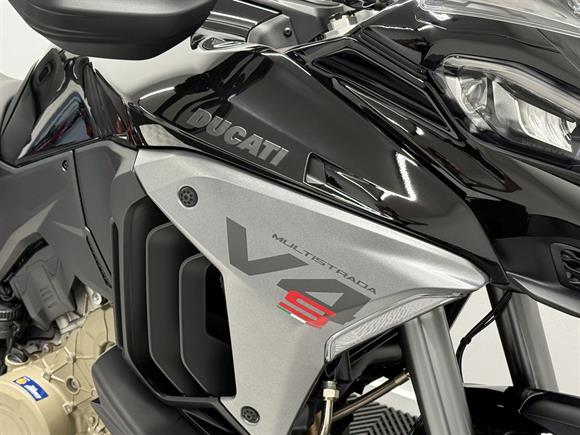 New Ducati Multistrada 2025 V4S - TRAVEL & RADAR