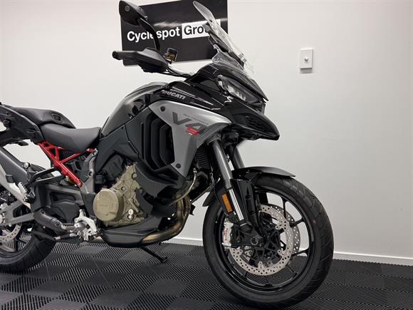 New Ducati Multistrada 2025 V4S - TRAVEL & RADAR