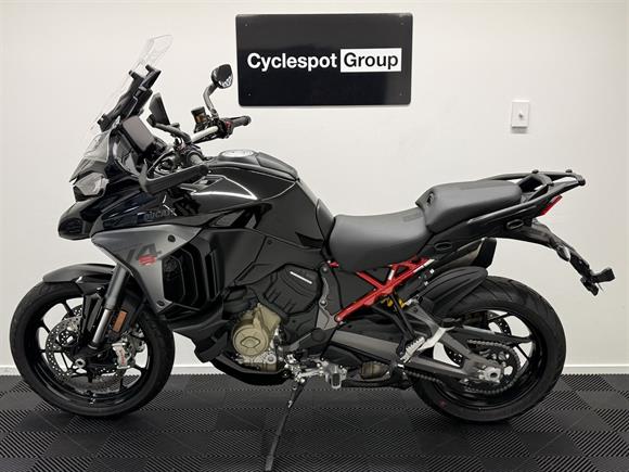 New Ducati Multistrada 2025 V4S - TRAVEL & RADAR