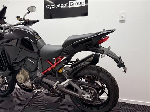 New Ducati Multistrada 2025 V4S - TRAVEL & RADAR