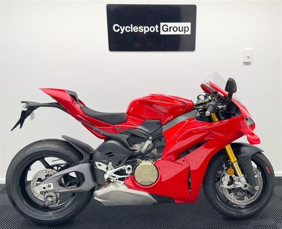 Ducati Panigale V4S V4S - SAVE $3,500 2025