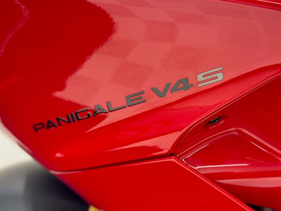 New Ducati Panigale V4S V4S - SAVE $3,500
