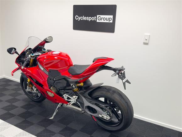 New Ducati Panigale V4S V4S - SAVE $3,500