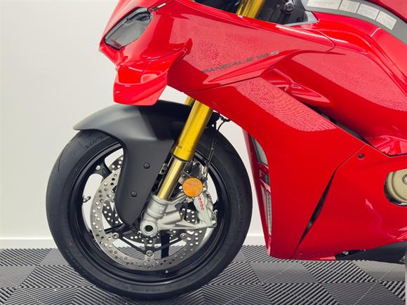 New Ducati Panigale V4S V4S - SAVE $3,500