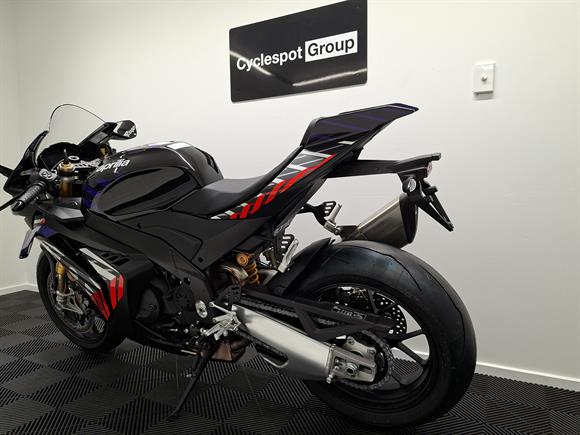 New Aprilia RSV4 Factory - Shakedown Indigo