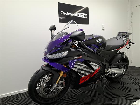 New Aprilia RSV4 Factory - Shakedown Indigo