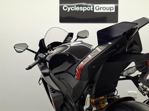 New Aprilia RSV4 Factory - Shakedown Indigo