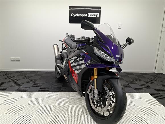 New Aprilia RSV4 Factory - Shakedown Indigo