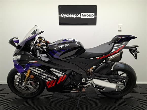 New Aprilia RSV4 Factory - Shakedown Indigo