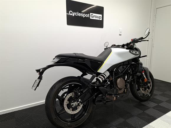 2025 Husqvarna VITPILEN 401