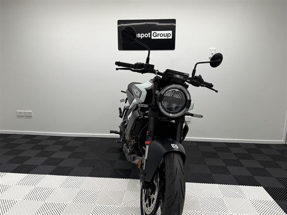 New Husqvarna VITPILEN 401 DEMO