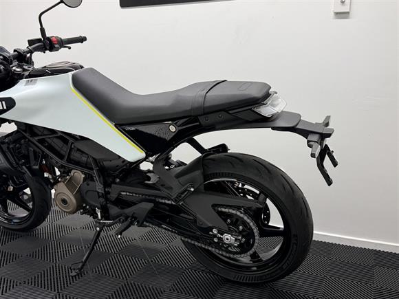 New Husqvarna VITPILEN 401 DEMO