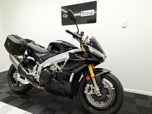 2022 Aprilia Tuono V4 Factory
