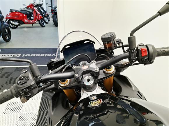 2022 Aprilia Tuono V4 Factory
