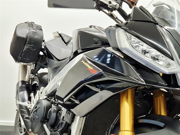 2022 Aprilia Tuono V4 Factory