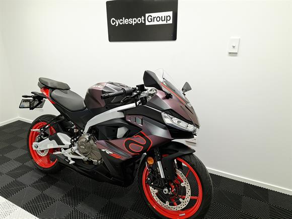 2025 Aprilia RS457