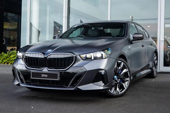 BMW 5 series 550e Sedan 2026