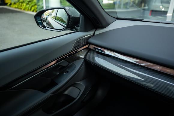 2026 BMW 5 series 550e Sedan