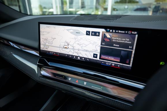 2026 BMW 5 series 550e Sedan