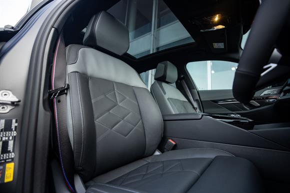 2026 BMW 5 series 550e Sedan