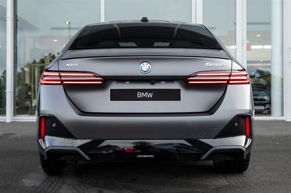 2026 BMW 5 series 550e Sedan