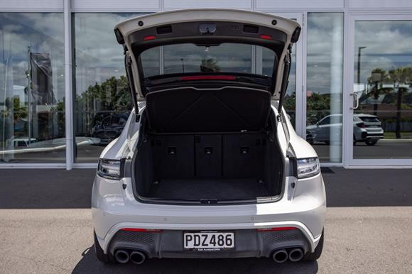 2022 Porsche MACAN RV-SUV