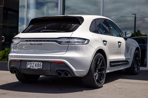 2022 Porsche MACAN RV-SUV